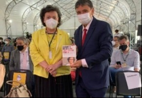 Médica Margareth Dalcomo, da Fiocruz, e o governador Wellington Dias(Imagem:Reprodução)