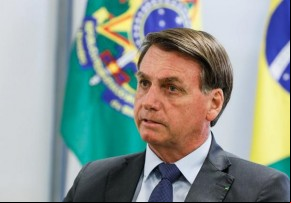 Na noite desta segunda-feira (25), o YouTube tirou do ar a live semanal do presidente Jair Bolsonaro (sem partido) transmitida na última quinta-feira (21). Facebook e Instagram fiz(Imagem:Reprodução)