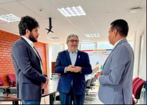 O suplente de deputado, Dr. Marcus Vinícius Kalume; o Secretário Estadual da Saúde, Antonio Luiz e deputado federal Dr. Francisco Costa.(Imagem:Reprodução/Instagram)