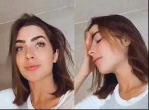 Jade Picon a na prova teórica para tirar habilitação(Imagem:Reprodução)