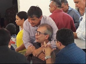 Wellington Dias estreita laços com João Vicente Claudino.(Imagem:florianonews.piauiconectado.com)