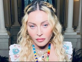 Madonna comemora aniversário de 62 anos na Jamaica e posa com cigarro de maconha(Imagem:Reprodução)