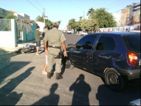 A policia esteve no local para pericia de trânsito(Imagem:redação)