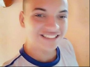 Adolescente morre eletrocutado ao usar celular ligado na tomada.(Imagem:Divulgação)