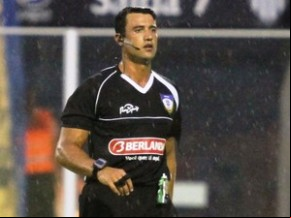 Árbitro Bráulio da Silva Machado.(Imagem:Jamira Furlani/Avaí FC)