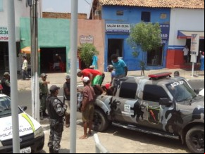 Polícia Militar estoura boca de fumo(Imagem:FlorianoNews)