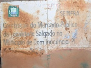 Placa da obra colocada pelo governo ainda em 2006.(Imagem: Alonso Gomes/Arquivo Pessoal)