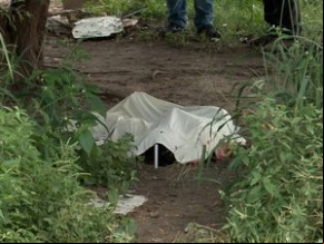 Corpo de jovem encontrado morto com um tiro na cabeça.(Imagem:Reprodução/TV Clube)