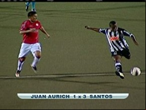 Treinador do Peixe itiu dificuldade inicial da equipe para se adaptar ao campo, que recebeu novas críticas do técnico pela sua condição.(Imagem:Divulgação)