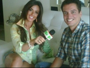 Nicole Bahls com o jornalista Leo Dias.(Imagem:Divulgação)