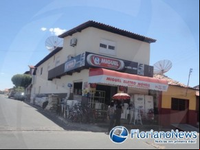 Plantão da PM registra assalto a estabelecimento comercial e furto de motocicleta. (Imagem:FlorianoNews)