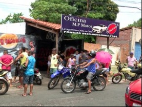 Corpo de vítima é encontrado em banheiro de borra- charia na Zona Norte.(Imagem:Reprodução/TV Clube)