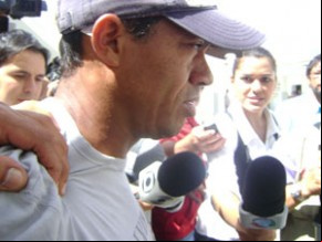 Jogador é levado para carceragem da Central de Polícia de Campina Grande (PB).(Imagem:Karoline Zilah/G1)