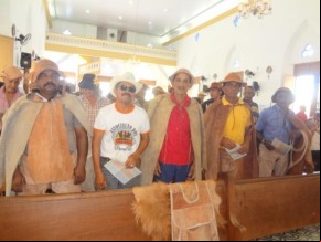 Vaqueiros cavalgaram em homenagem a São Pedro de Alcântara em Floriano.(Imagem:FlorianoNews)