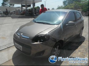 Colisão lateral entre carro e moto na BR-343 deixa uma pessoa ferida.(Imagem:FlorianoNews)