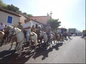 Vaqueiros cavalgaram em homenagem a São Pedro de Alcântara em Floriano.(Imagem:FlorianoNews)