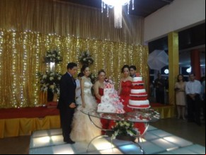 Emoção e Beleza no baile de 15 anos de Beatriz e Letícia.(Imagem:FlorianoNews)