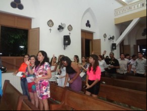 Realizada missa em Ação de Graças pelos 15 Anos de Beatriz e Letícia.(Imagem:FlorianoNews)