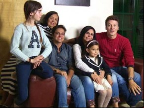 ?Ela roubava dinheiro da carteira do pai para dar de comer para mim?, revela Gretchen sobre Thammy.(Imagem:MSN)