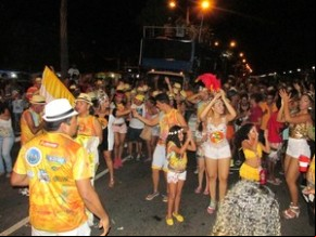 Bloco Piauí Samba estava composto de quase 200 pessoas.(Imagem:Ellyo Teixeira/G1)