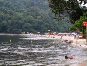 Turista se afogou no rio Guaratuba, em Bertioga.(Imagem:Mariane Rossi/G1)