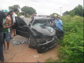 Tragédia envolvendo carros aconteceu na manhã desta segunda-feira.(Imagem:180graus)