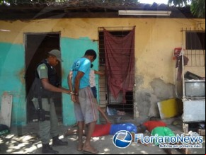 Polícia Militar estoura boca de fumo(Imagem:FlorianoNews)
