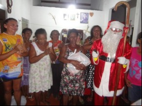 Entrega de cestas basicas.(Imagem:FlorianoNews)