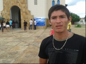 Para João da Silva, de 23 anos, fica o sentimento de impotência e revolta.(Imagem:Gilcilene Araújo/G1)