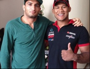 Mousasi e Jacaré são bons amigos: brasileiro já ajudou adversário a bater peso.(Imagem:Instagram)