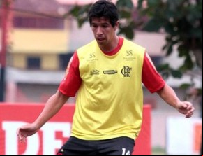 Cáceres deve ser liberado para jogar pelo Fla.(Imagem:Fernando Azevedo / Fla Imagem)