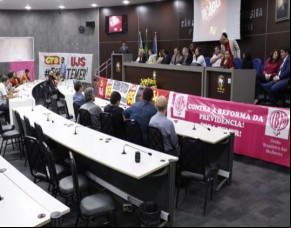 Osmar Júnior diz que PC do B aposta na formação de um bloco para 2018.(Imagem:florianonews.piauiconectado.com)