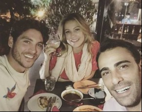 Solteira, Luana Piovani se diverte com amigos em Portugal.(Imagem:Reprodução/Instagram)
