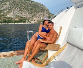 Georgina Rodríguez curte eio de barco com Cristiano Ronaldo(Imagem:Reprodução)