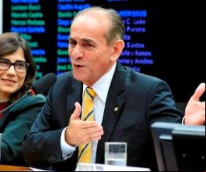 Marcelo Castro, 65 anos, é médico psiquiatra.(Imagem:180 Graus)