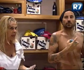 Monique afirmou que o cantor compôs uma música para ela(Imagem:Reprodução/ Rede Record)