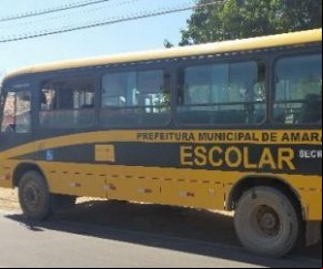 Ônibus escolar é flagrado transportando romeiros para santuário no Piauí.(Imagem:Somos Notícia)