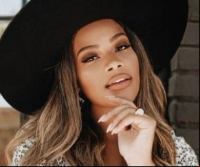 Kamie Crawford, de Catfish, diz que pandemia elevou fake na web(Imagem:Reprodução)