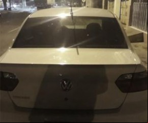 Carro recuperado momentos após o roubo (Foto: PM)(Imagem:Divulgação/PM)