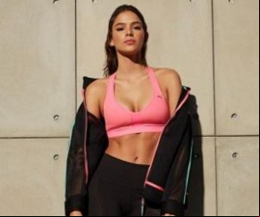 Bruna Marquezine exibe presentes que ganhou de personal trainer.(Imagem:Divulgação)