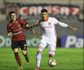 A quarta vitória seguida, sendo três sob o comando do técnico espanhol Miguel Ángel Ramírez, fez o Internacional se isolar na liderança do Estadual, com 16 pontos. Já o Brasil-RS p(Imagem:Reprodução)
