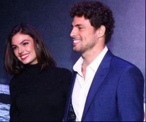 Cauã Reymond manda mensagem a Ísis Valverde e abala namoro(Imagem:Famosidades)
