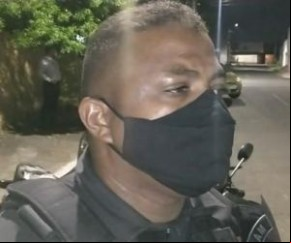 Falso entregador é preso com moto roubada e suspeito de assalto em Teresina(Imagem:Reprodução)