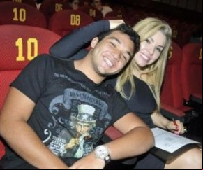 Jonathan Costa decide processar própria mãe por lucro de hit.(Imagem:Divulgação)