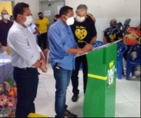 Prefeito Joel assina ree de 196 mil reais à APAE de Floriano(Imagem:FlorianoNews)