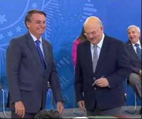 Presidente Jair Bolsonaro e o ministro da Educação, Milton Ribeiro(Imagem:Reprodução)