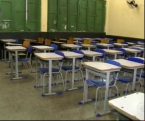 Mais de mil alunos estão sem aula há mais de um mês em todo o estado.(Imagem:Reprodução)