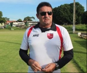 Jorge Pinheiro quer vitória a todo custo contra o Piauí.(Imagem:Abdias Bideh/GloboEsporte.com)