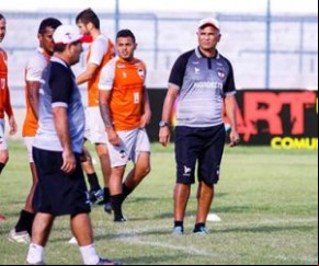 De olho no clássico, River treina no Lindolfo e mira o Fla-PI.(Imagem:florianonews.piauiconectado.com)