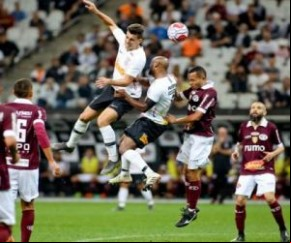 Com o resultado, o time do Parque São Jorge continua com 14 pontos na liderança do Grupo A, enquanto a Ferroviária é a vice líder do B, com dez.  O Corinthians teve seu melhor dese(Imagem:Reprodução)